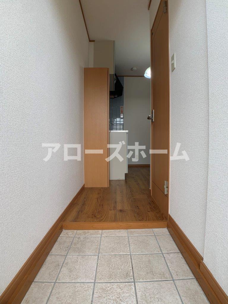 玄関　室内写真は前回募集の別室です。