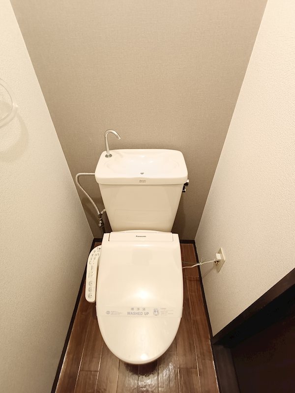 トイレ　※同タイプ別居室のお写真です。