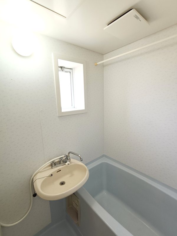 バス・シャワールーム　※同タイプ別居室のお写真です。