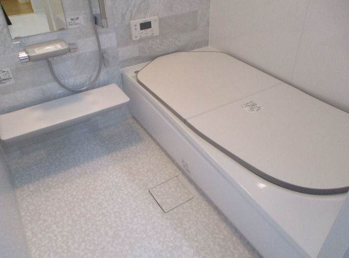 バス・シャワールーム　落ち着いた空間のお風呂です