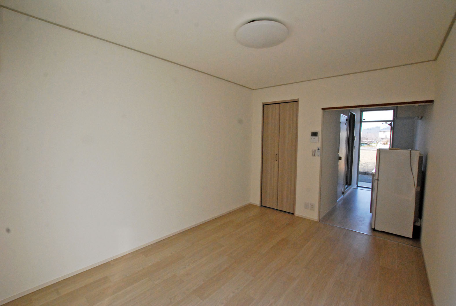 居室・リビング　洋室＋キッチン