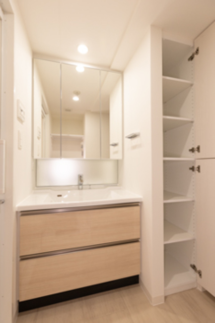 洗面設備　※写真は同タイプ住戸です。