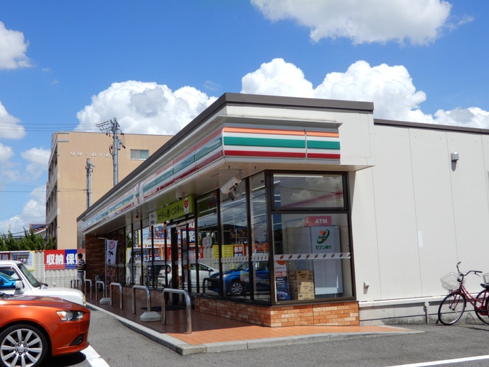 コンビニ　セブンイレブン（コンビニ）まで460m