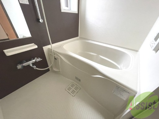 バス・シャワールーム　追い焚き機能が付いているのでいつでも温かいお風呂に入れますよ