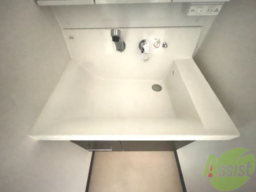 洗面設備　洗面台は独立しています。朝の身支度はこちらでどうぞ～