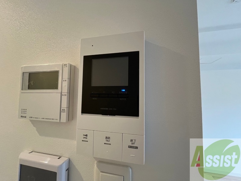 セキュリティ　モニタ付インターホンです。セキュリティ面も安心ですね！