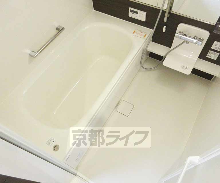 バス・シャワールーム　足を伸ばせる！