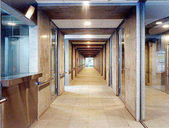 ロビー　オートロック完備