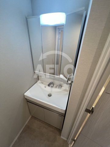 洗面設備　ミッドフラッツ弁天町駅前　独立洗面台