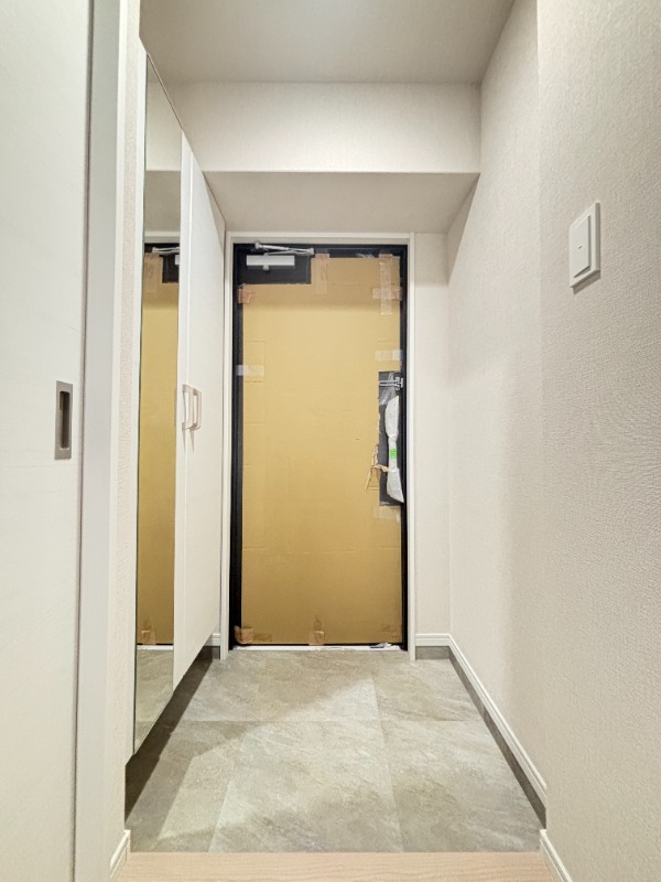 玄関　２０１号室　写真