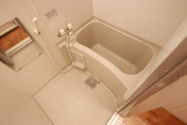 バス・シャワールーム　※別室の参考写真の為、現況優先です。