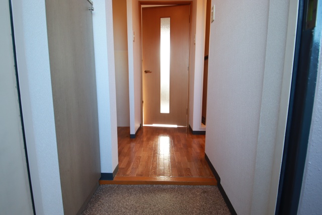 玄関　※別室の参考写真の為、現況優先です。