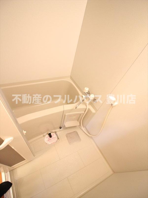 バス・シャワールーム　写真は反転タイプ別室