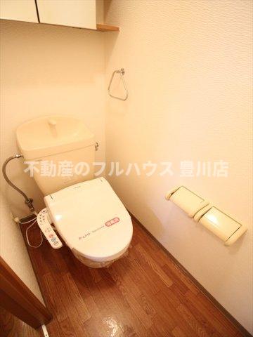 トイレ　写真は反転タイプ別室