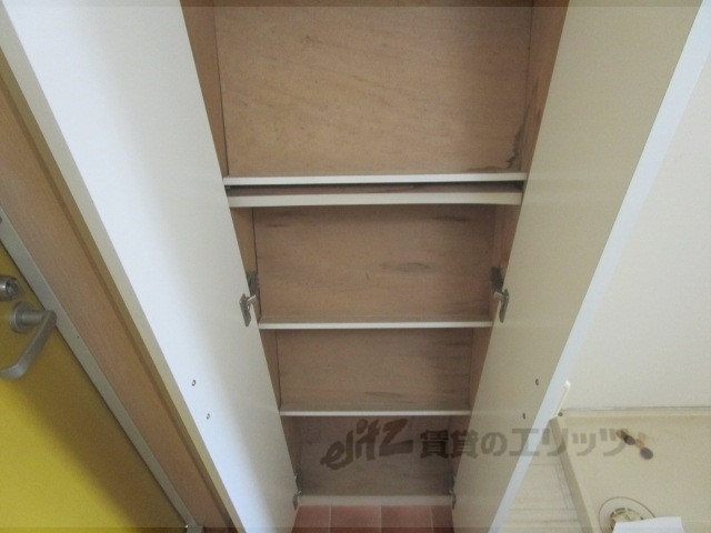 収納　エアコン