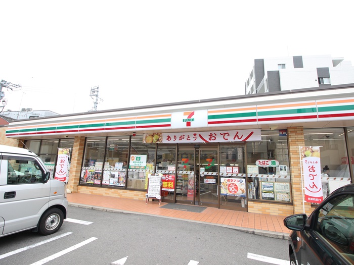 コンビニ　セブンイレブン（コンビニ）まで660m