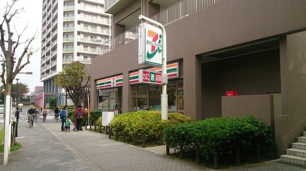コンビニ　セブンイレブン八千代緑ケ丘駅前店（コンビニ）まで393m