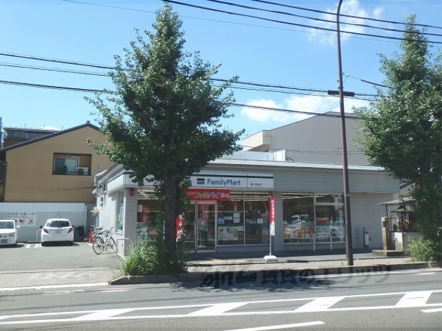 コンビニ　ファミリーマート堀川御池店（コンビニ）まで500m