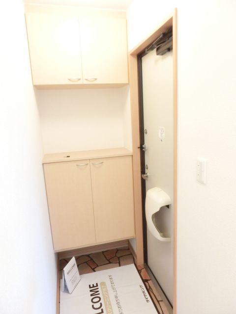 玄関　シューズボックス付きです。