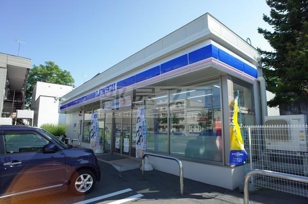 コンビニ　ローソン札幌富丘2条店（コンビニ）まで348m