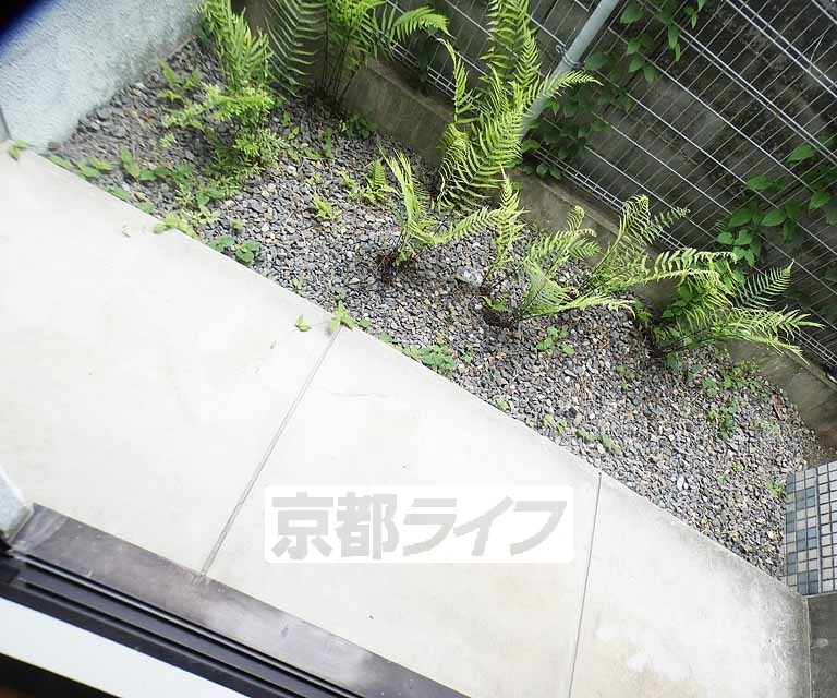 バルコニー　ゆとりのあるバルコニーです。