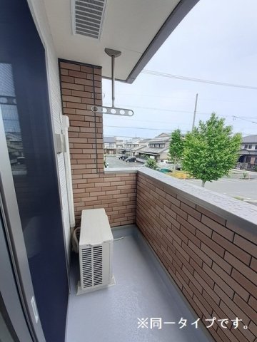 バルコニー　暖かな日差しのふりそそぐバルコニー