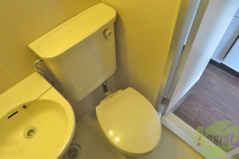 トイレ　トイレはユニットなので浴室内にありますね