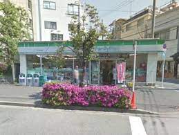 コンビニ　ファミリーマート 世田谷新町店（コンビニ）まで429m
