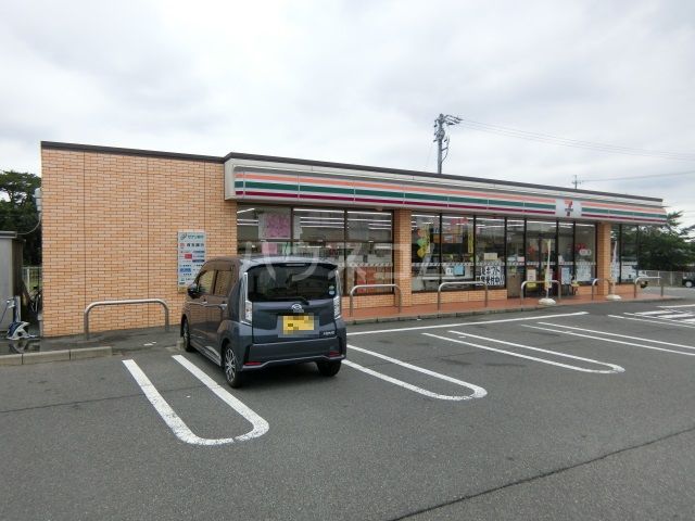 コンビニ　セブンイレブン（コンビニ）まで635m