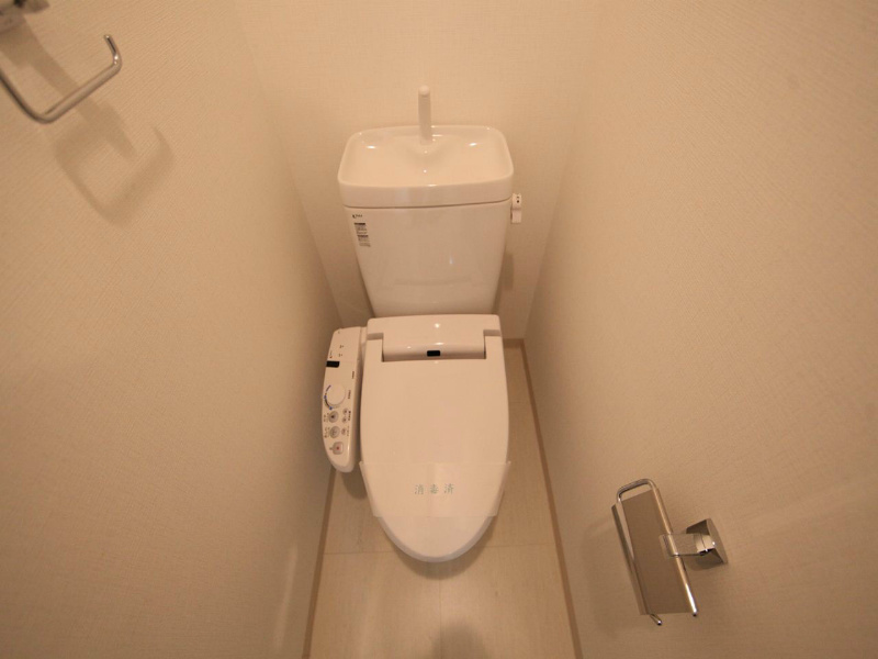 トイレ　温水洗浄暖房便座付トイレ