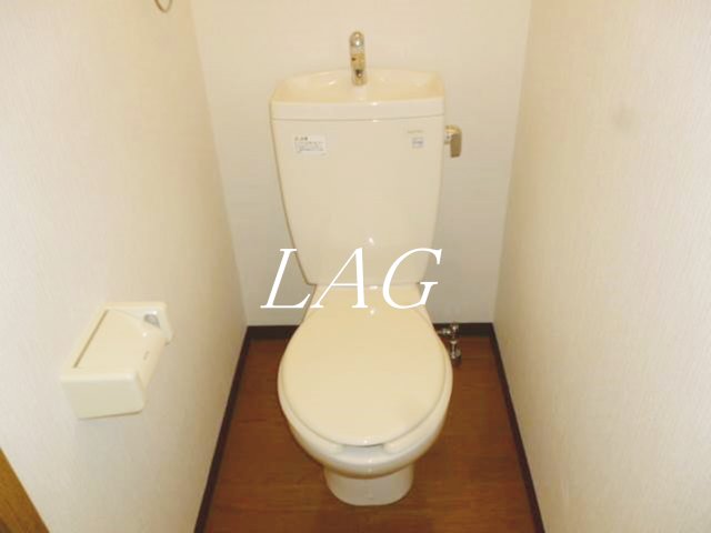 トイレ　トイレ（同仕様）です。