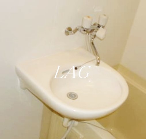 洗面設備　洗面台（同仕様）です。
