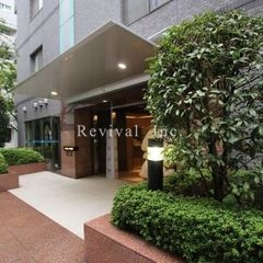 エントランス　エントランスも重厚感があります