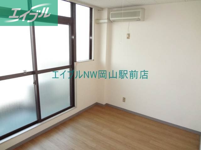 居室・リビング　同じ物件の類似部屋の写真です。現状を優先します。