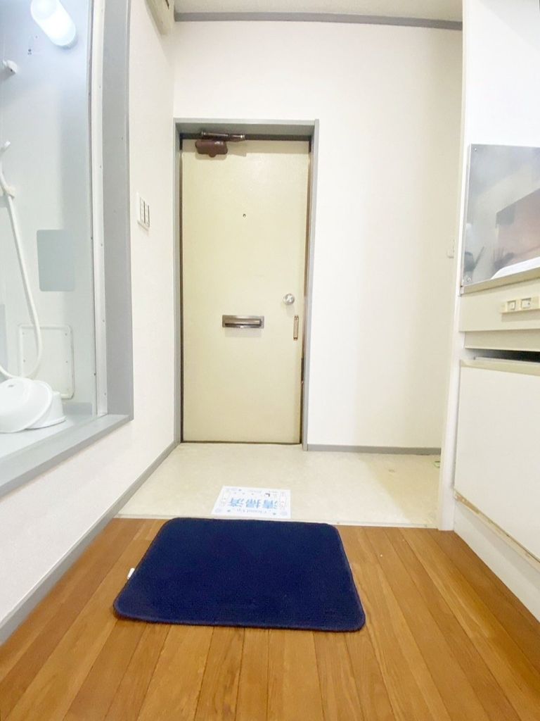 玄関　キッチン