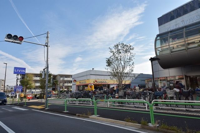 飲食店　ロッテリアOZ大泉店（飲食店）まで463m