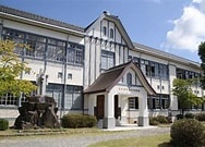 小学校　西脇市立西脇小学校（小学校）まで610m