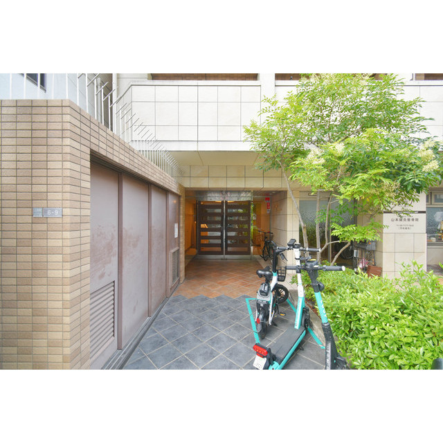 エントランス　毎日通るエントランスはこのようになっています