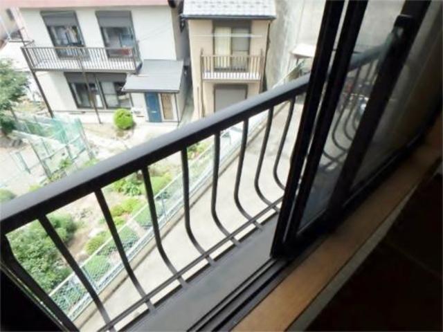 バルコニー　洗濯物干せます