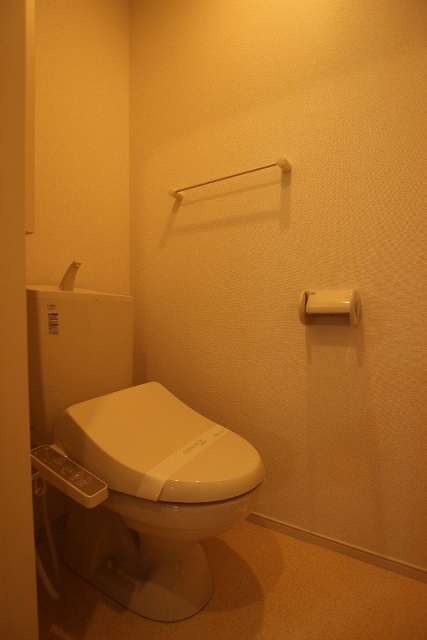 トイレ　同物件別号室です。