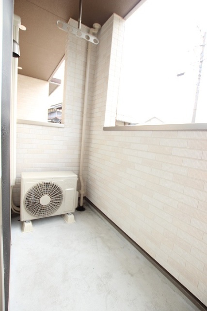 バルコニー　同物件別号室です。