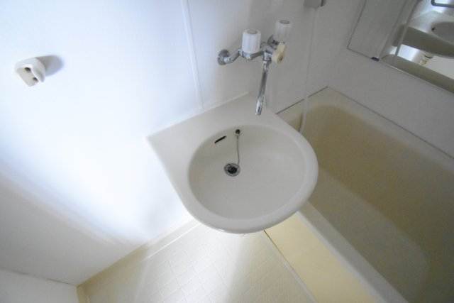 洗面設備　※別部屋参考画像です。
