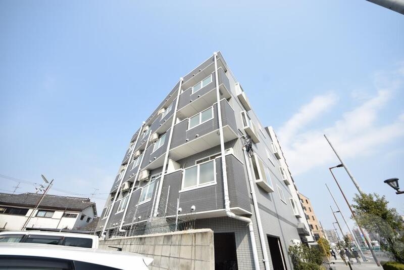 建物外観　お洒落な色あいの外観です