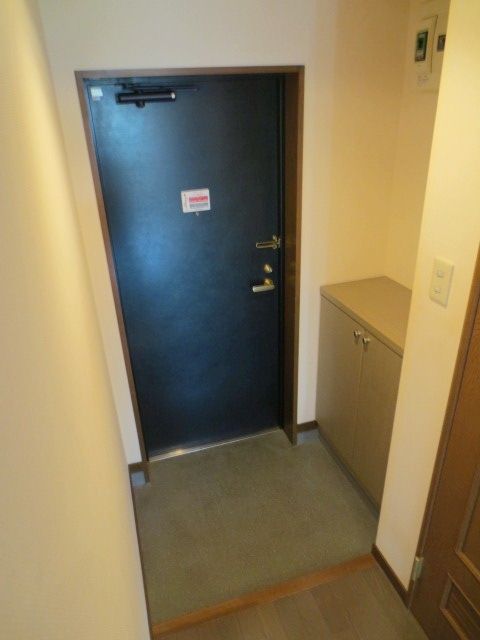 玄関　★お問い合わせはタウンハウジングまで★