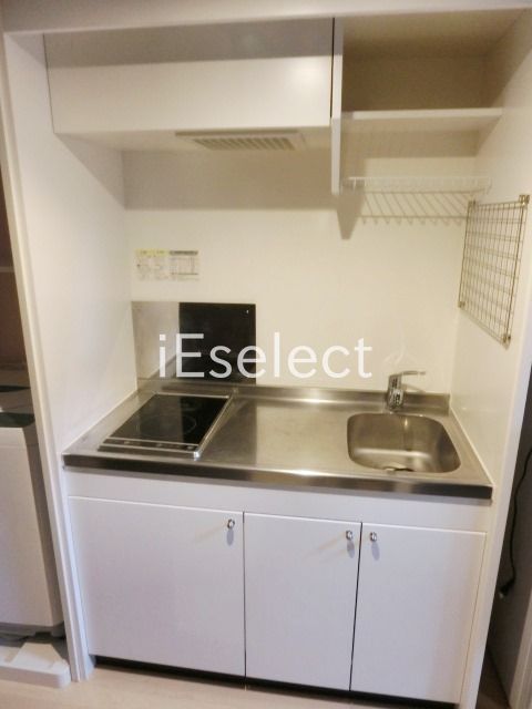 キッチン　２口コン付きのシステムキッチン。