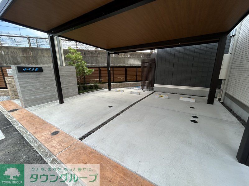 駐車場　駐車場