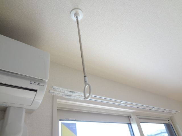 その他設備　室内物干し付いてます。