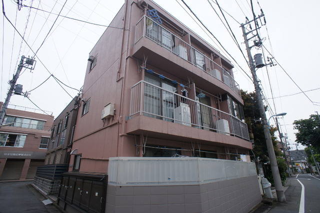 建物外観　高井戸駅より徒歩１０分です☆