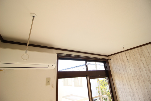 その他設備　室内物干し用金具付！雨の日や梅雨の時期に役立ちます！