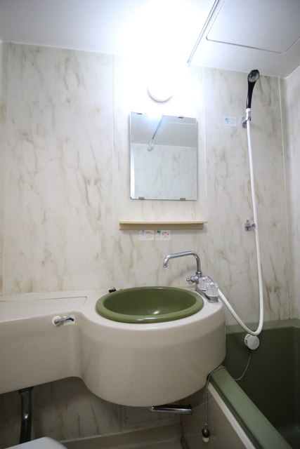 洗面設備　洗面ボウルと鏡もございます☆